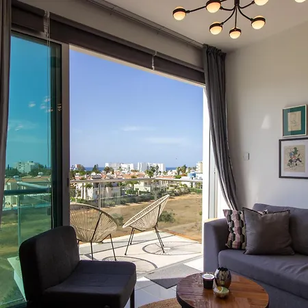 Seafront Stylish Apt, プロタラス